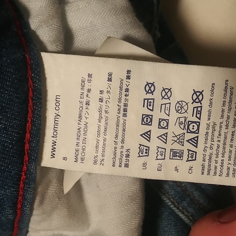 Tommy Hilfiger denim skirt. - Picture 8 of 12